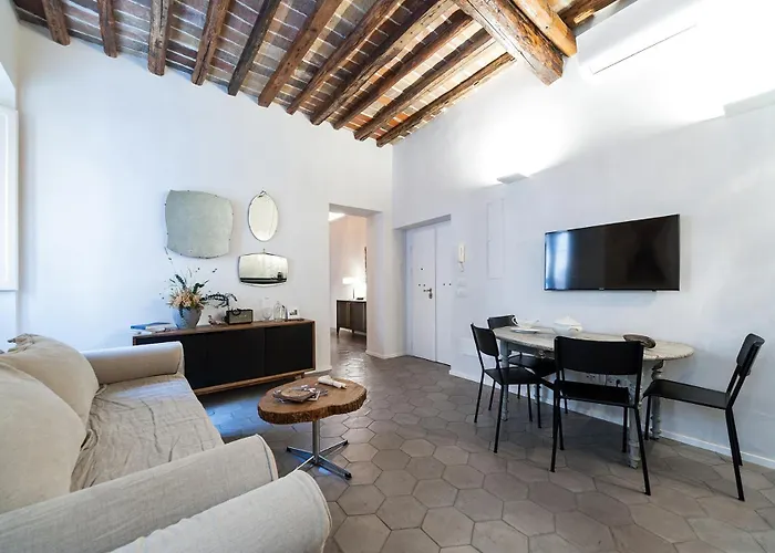Trastevere Luxury, Ampia E Confortevole Location Sospesa Tra Design E Storia